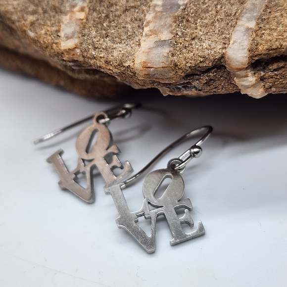 LOVE Jewelry Earrings Platinum plated Hypoallergenic Lightweigt elegant Luxury - Picture 6 of 13